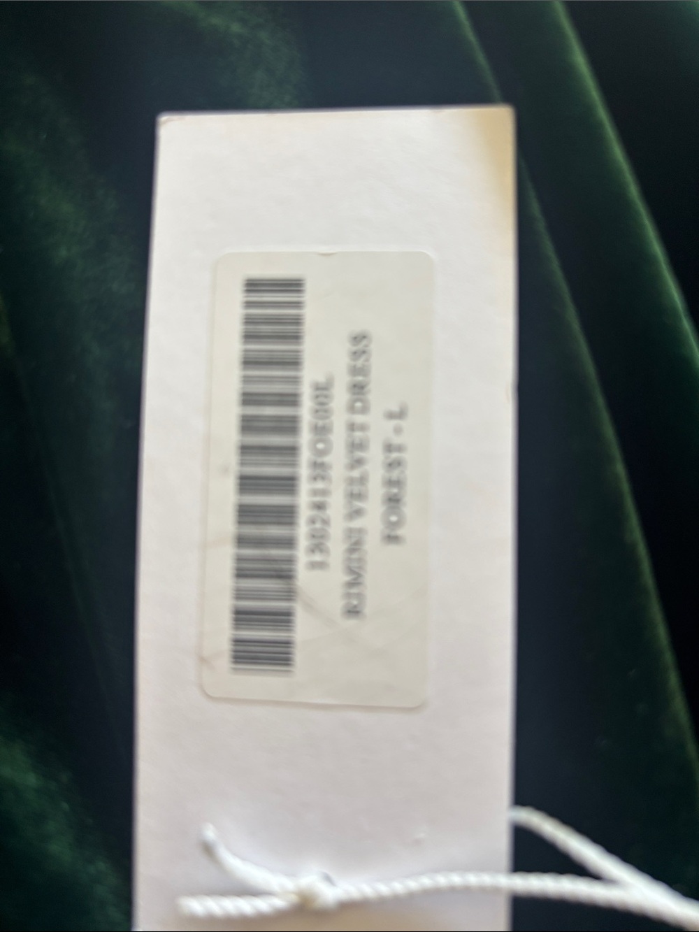 Reformation- RIVINI VELVET DRESS
FOREST - L - Picture 2 of 4